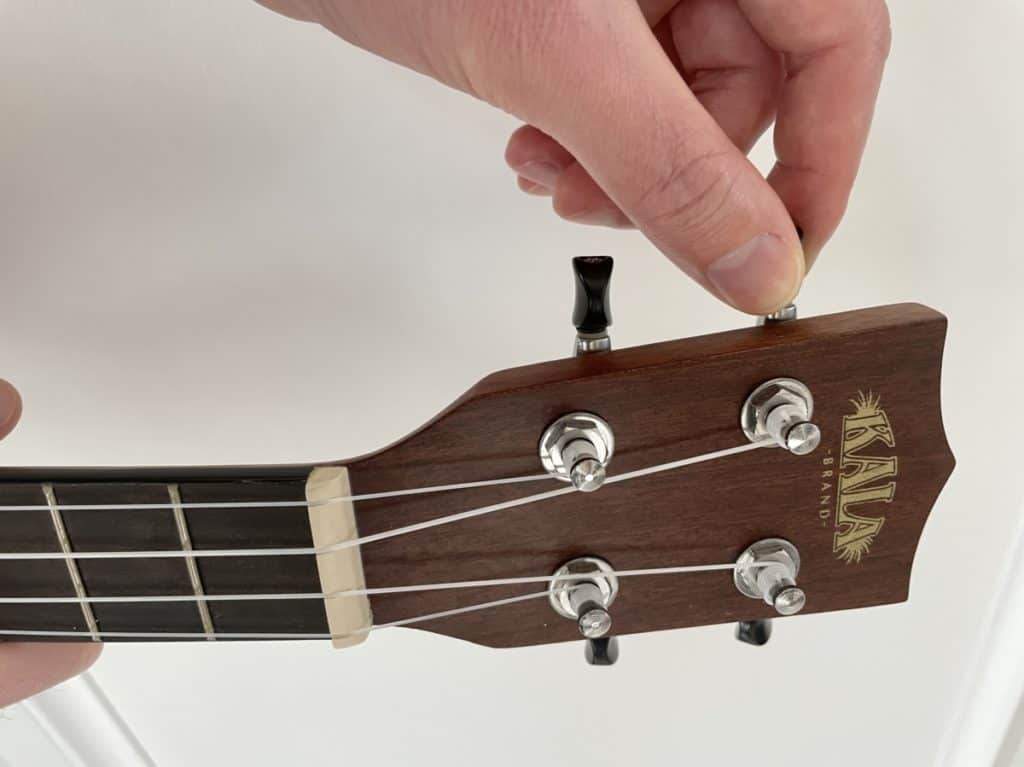 værksted romantisk grundigt Are Ukuleles Hard to Tune? (And What to Do About it) – Fret Folks