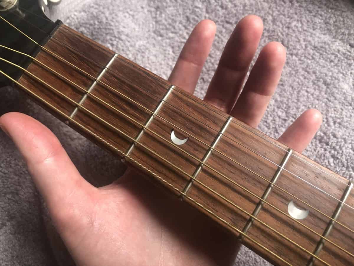 does-ukulele-hurt-your-fingers-yes-but-guitar-is-way-worse